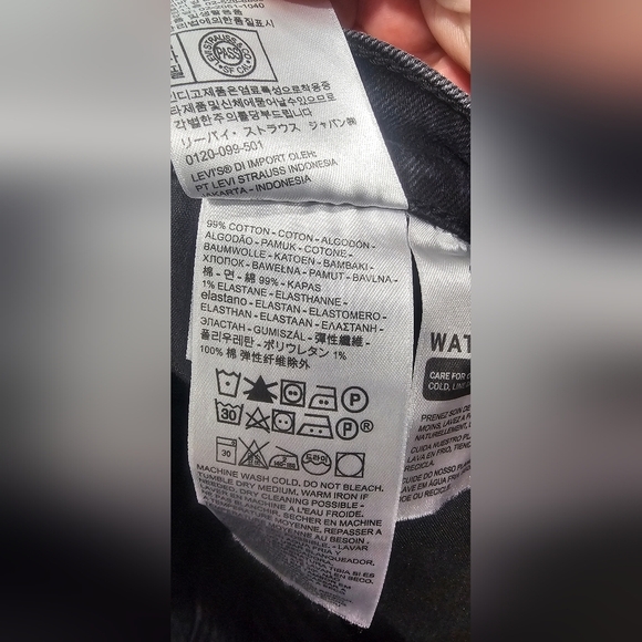 Levis Premium Women's Denim Big E Black Button Fly Ribcage Shorts Size 31 - Picture 10 of 15